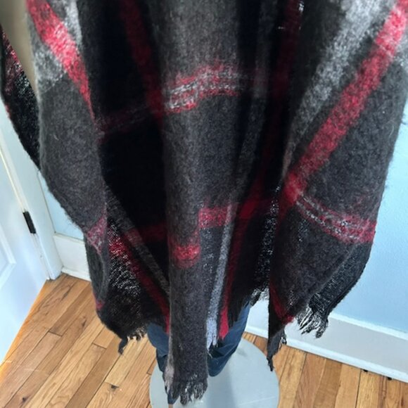 Women's Black Plaid Fringed Shawl, OSFM - Picture 3 of 5